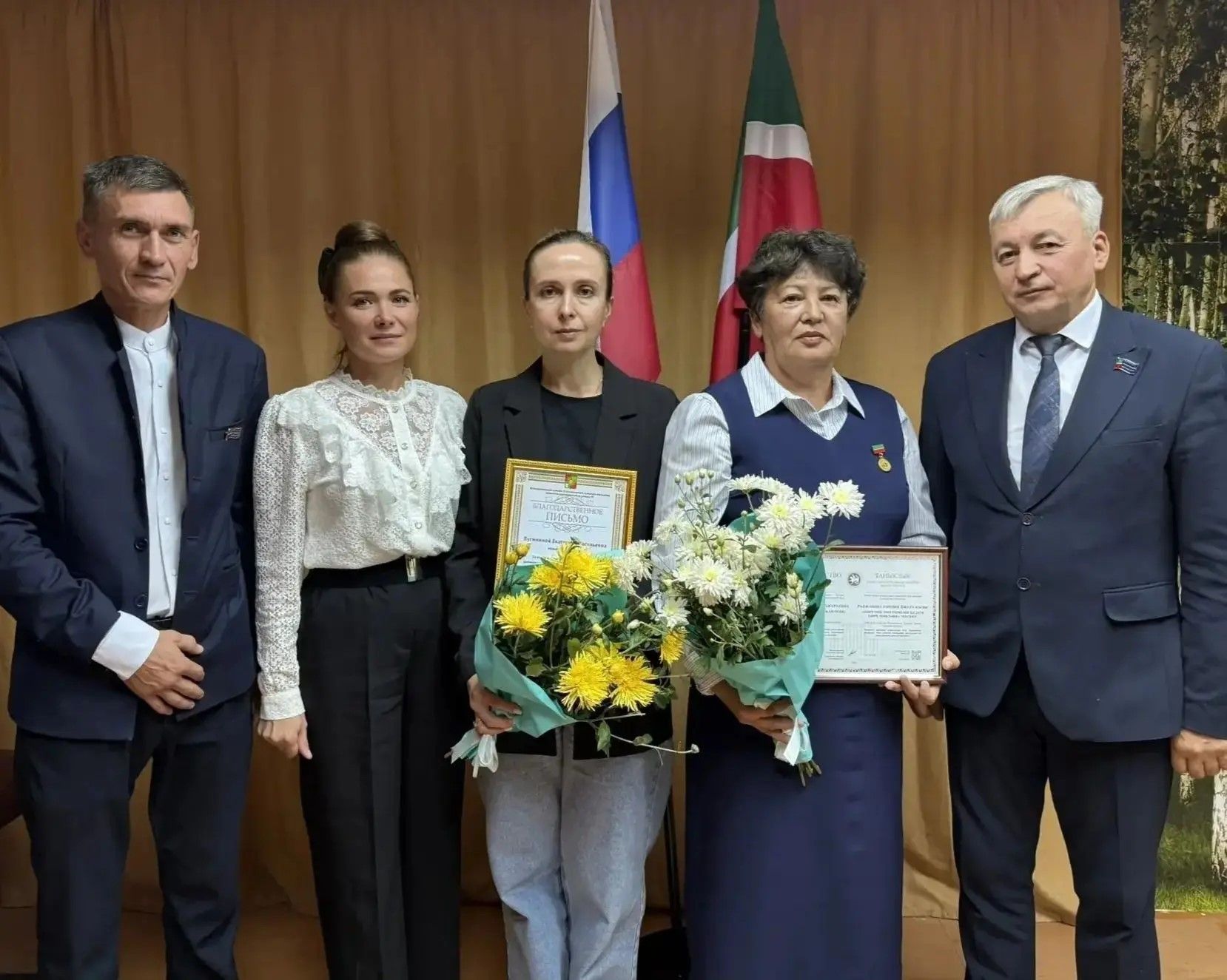 Поручик җирлегендә яшәүче өч кеше республиканың Мактау тактасына кертелде
