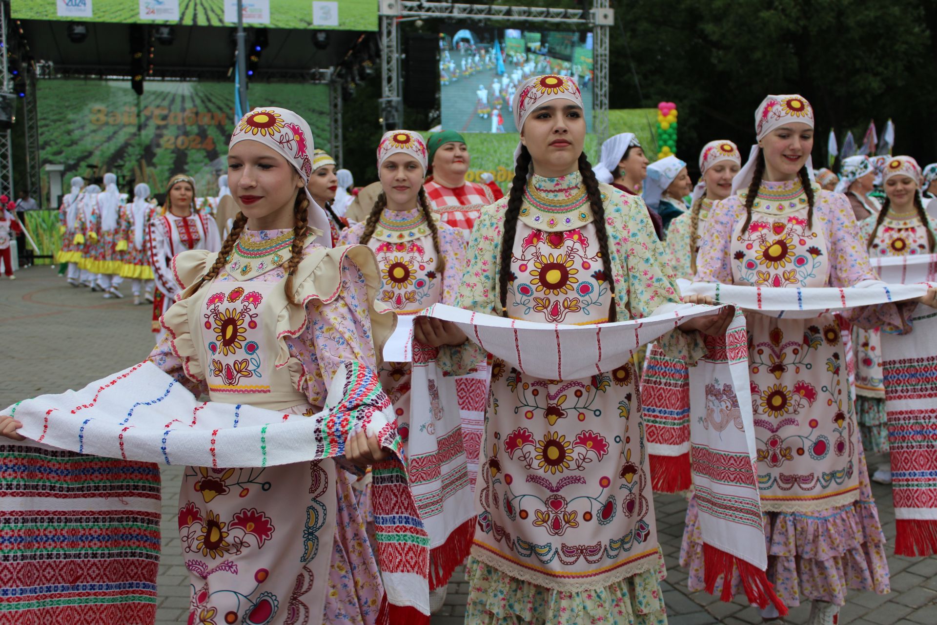 Фоторепортаж с празднования Сабантуя в Заинске