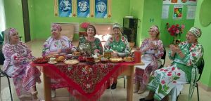 Сотрудники ГДК Мирного организовали праздник «Именины у рябины»
