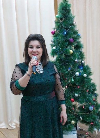Аксар авылында яшәп иҗат итүче җирле шагыйрә Флүрә Гыйниятова шигырьләрен тәкъдим итәбез