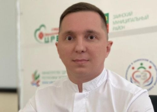 Врач-акушер Виталий Егоров пожелал заинцам не откладывать беременность