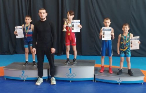 Юный борец из Заинска стал призером межрегионального турнира