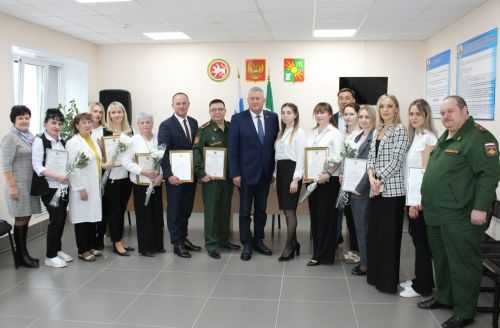 В Заинске поздравили сотрудников военного комиссариата