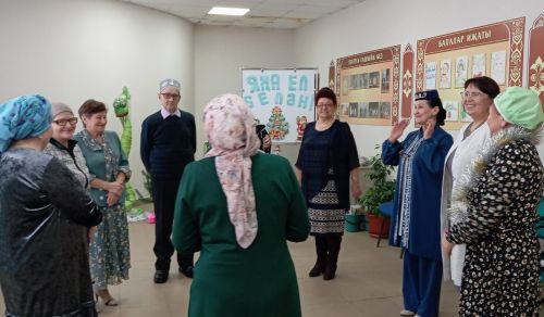 В селе Верхний Налим прошел новогодний праздник для ветеранов