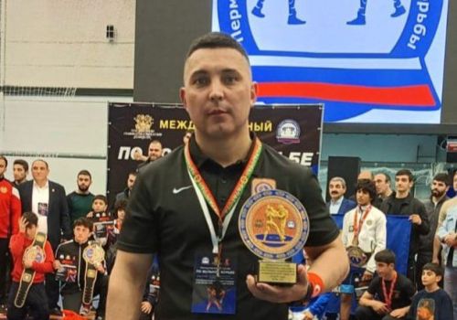 От борца до наставника: заинский тренер Ильнар Хайруллин отмечает 35-летие