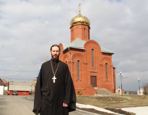 Иерей Родион Садыков: «Богу важнее чистота души, чем чистота окон»
