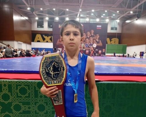 Заинский борец Абубакар Мугурбиев победил на турнире RIADA Wrestling Liga в Грозном