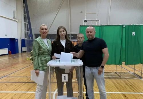Спортивная семья Ревиных проголосовала за будущее