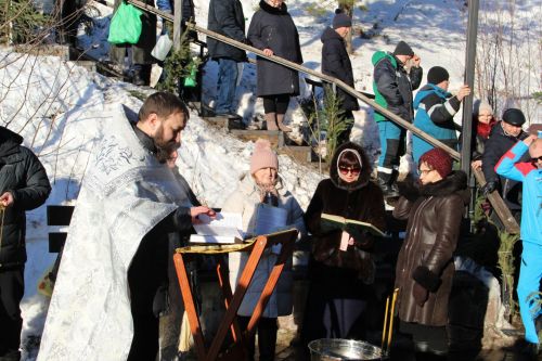 Заинцы окунулись в ледяную воду на Крещение Господне