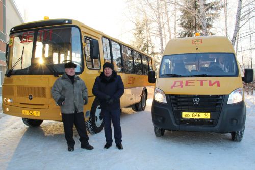 Заинских школьников на учёбу возят опытные водители