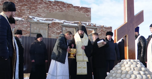 В старой части города состоялся чин освящения поклонного креста