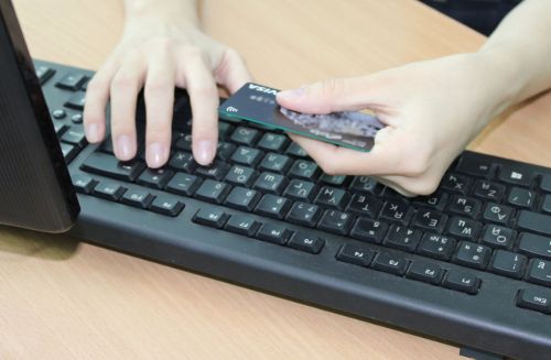 Жительница Заинска поверила мошеннику, который представился сотрудником ФСБ