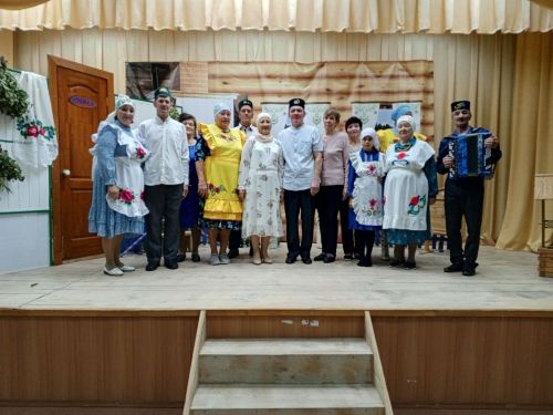 Сармашбашта яшь кияү белән кәләшне “мунча керттеләр”