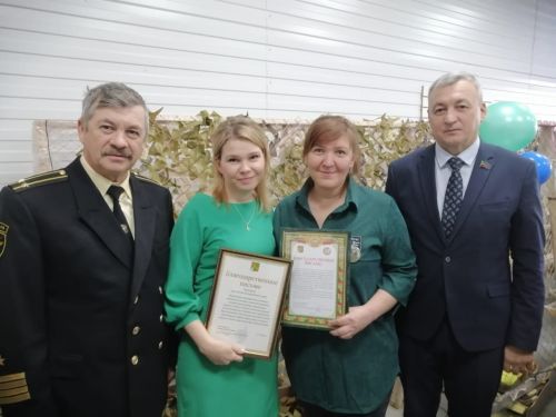 Зәйдә маскировка челтәрләре үрүчеләр эшчәнлекләренең бер еллыгы уңаеннан котлаулар кабул итте