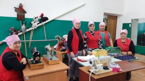 Сарсаз-Баграж мәдәният хезмәткәрләре госпитальләргә эчке киемнәр тегә
