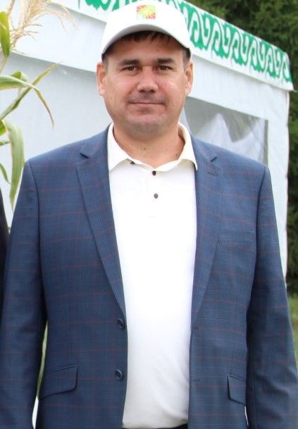 Зәй эшмәкәре өлкәннәр өчен газеталар яздырды