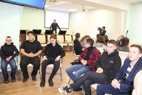 Зәй укучылары ГРЭСта энергетика тармагы һөнәрләре белән танышты