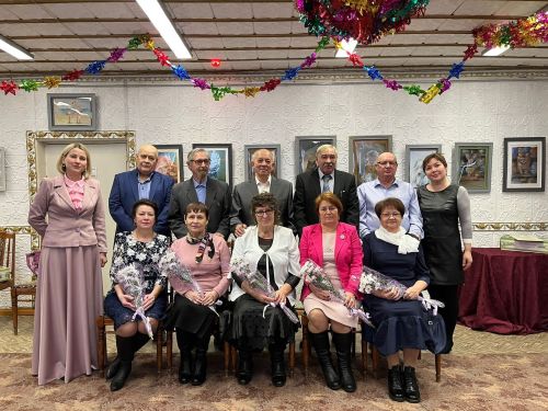 Жители Заинска в один день отметили изумрудную, золотую, сапфировую и коралловую свадьбу