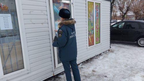 Жителям Заинска разъяснили, как правильно выбрать петарды и хлопушки