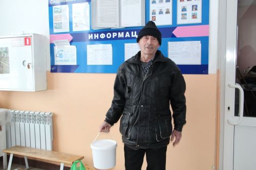 Ко Дню защитника отечества заинский пчеловод приготовил гостинцы участникам СВО