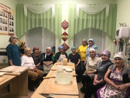 Чак-чак, печенье и лапша: заинские женщины готовят для мобилизованных
