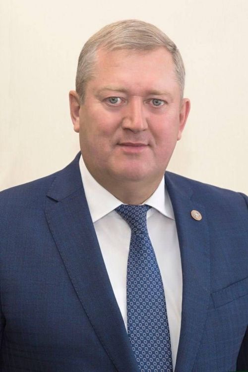 Глава района поздравил заинцев с Днем Защитника Отечества!