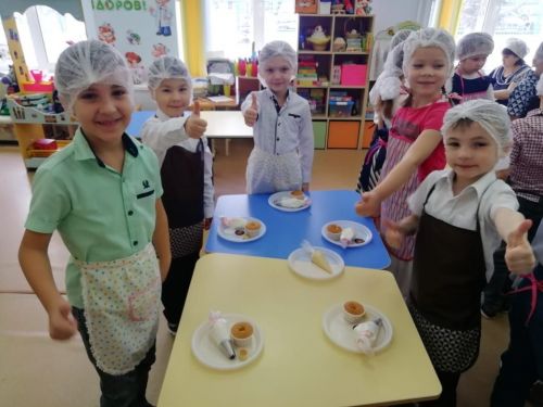 «Кояшкай»да әтиләргә капкейкалар ясадылар