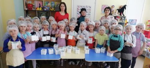 «Кояшкай»да әтиләргә капкейкалар ясадылар
