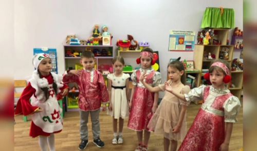 Зәйнең “Салават күпере”  балалар бакчасында туган телләр көнен билгеләп үттеләр