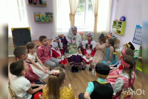Зәйнең “Салават күпере”  балалар бакчасында туган телләр көнен билгеләп үттеләр