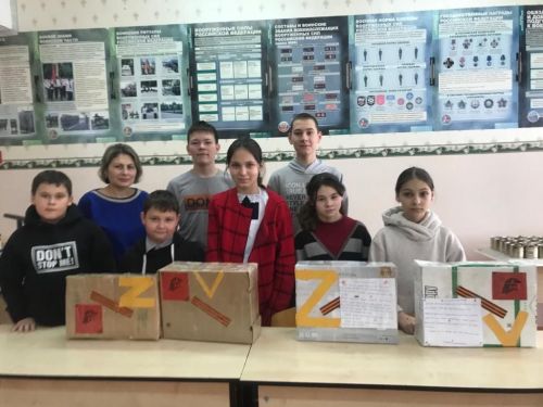 Сарсаз-Баграж мәктәбе укучылары хәрбиләргә теләкләрен хатлар аша җиткерә