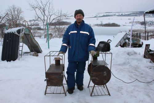 «Там же наши ребята мерзнут!»: Асгат Гильмуллин изготовил печи-буржуйки