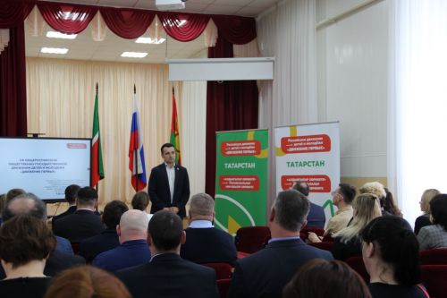 С заинской молодежью встретился помощник Раиса РТ Тимур Сулейманов
