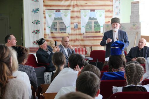 Зәйнең Түбән Биш мәктәбендә Рабит Батуллага багышлап музей ачылды