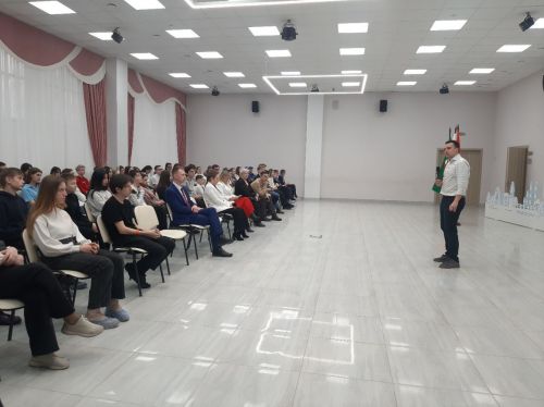 С заинской молодежью встретился помощник Раиса РТ Тимур Сулейманов