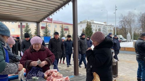 На центральной площади Заинска развернулась сельскохозяйственная ярмарка