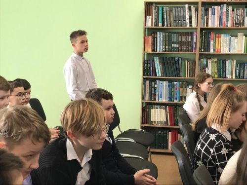 Заинские школьники встретились с поэтессой