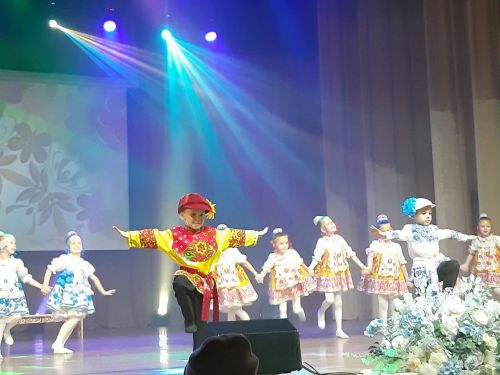 Зәйнең “Мирас” халык җыр һәм бию ансамбленең хисап концерты узды