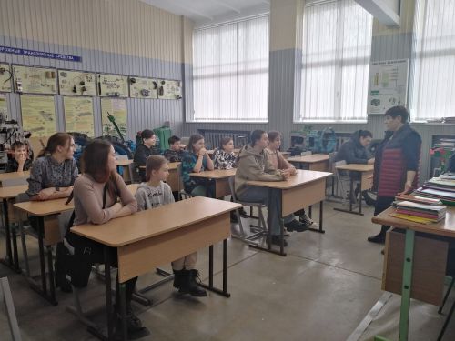 Зәй балалары политехник көллияткә экскурсиягә барды