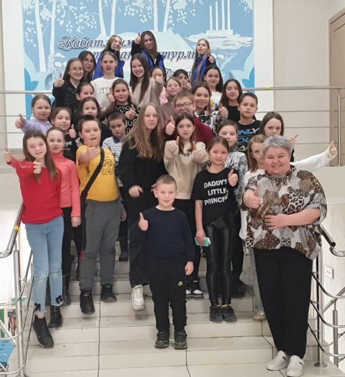 Зәйнең “Минем ишегалды” язгы лагере китапханәгә экскурсия ясады