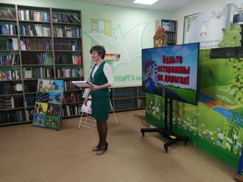 Зәйдә “Минем ишегалды лагере” проектының язгы сменасында тәрбияләнүчеләр китапханәдә булды