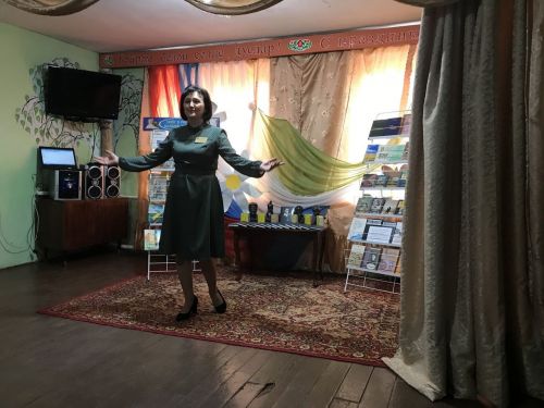 Зәйнең үзәк китапханәсе Карамалы бистәсендә шигырь бәйрәме үткәрде