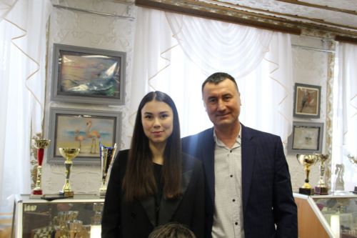 Зәйдә балалар чемпион белән шахмат уйнады