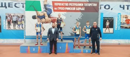 Зәйлеләр грек-рим көрәше буенча Татарстан беренчелегендә җиңү яулады