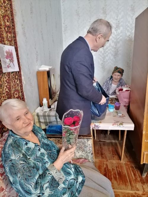В Заинске поздравили старейшую жительницу Татарстана