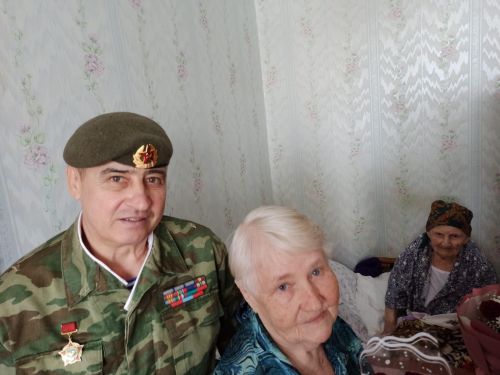 В Заинске поздравили старейшую жительницу Татарстана