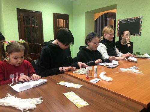 Дети из центра социального обслуживания поздравили своих мам