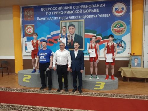 Заинские борцы стали победителями всероссийских соревнований