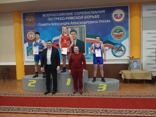 Заинские борцы стали победителями всероссийских соревнований
