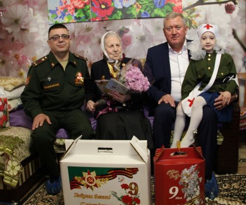 Зәйдә Бөек Ватан сугышы ветераннары һәм тыл хезмәтчәннәренә Җиңү көне уңаеннан бүләкләр тапшырыла